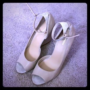 Bone color chunky heel